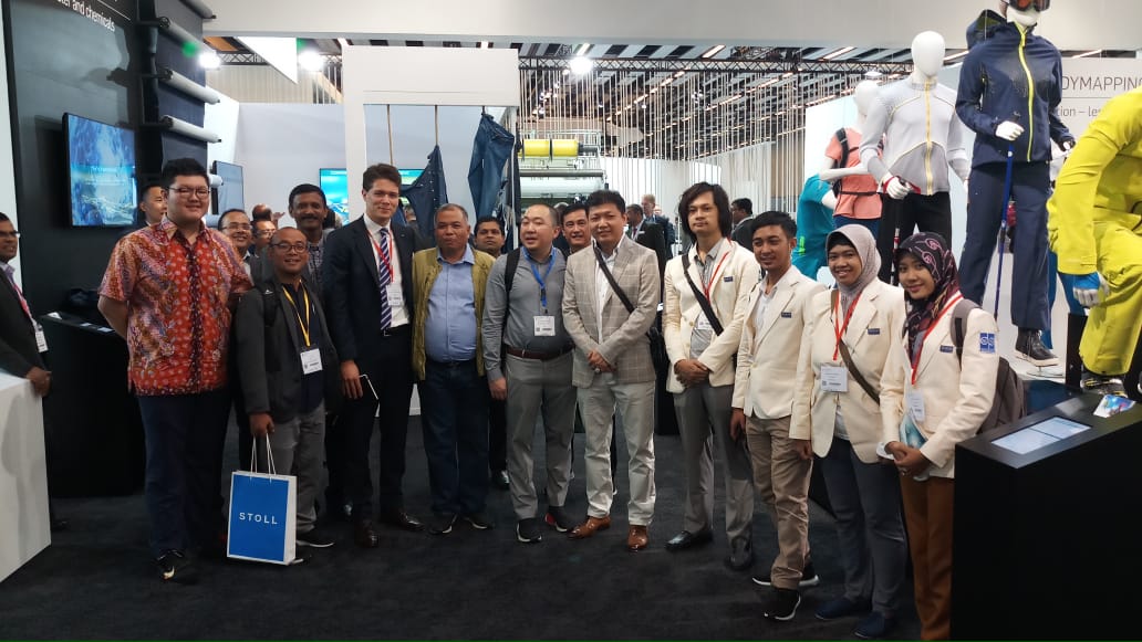 Menghadiri pameran ITMA Barcelona 2019